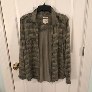 American Eagle camo button up